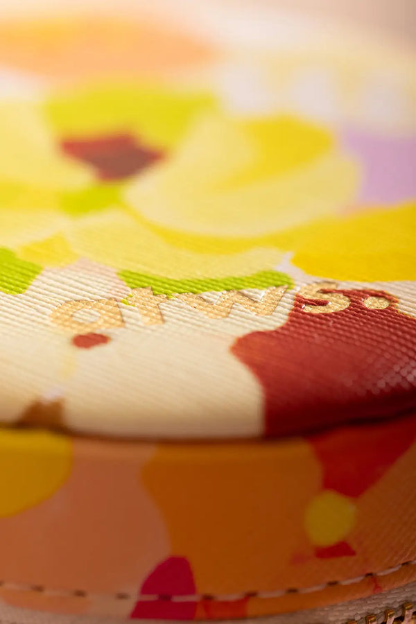 Spring Sweets Jewellery box - Detail of the premium grain and hand-painted floral pattern.