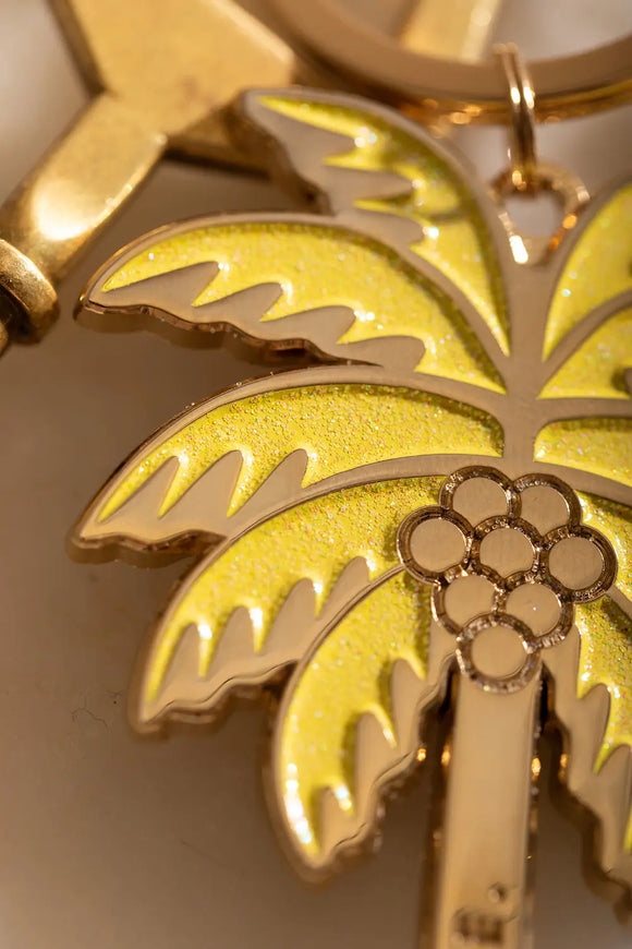 Beach please Keychain - Close-up showing the yellow glitter texture and golden metal finish.