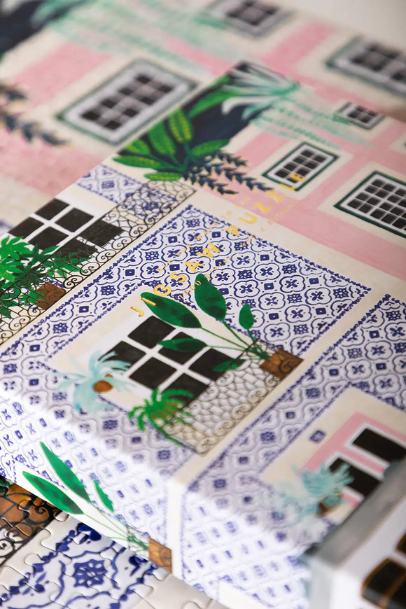 Lisboa - Puzzle 1000 pieces: close-up of the elegant gold foil lettering on the premium box.